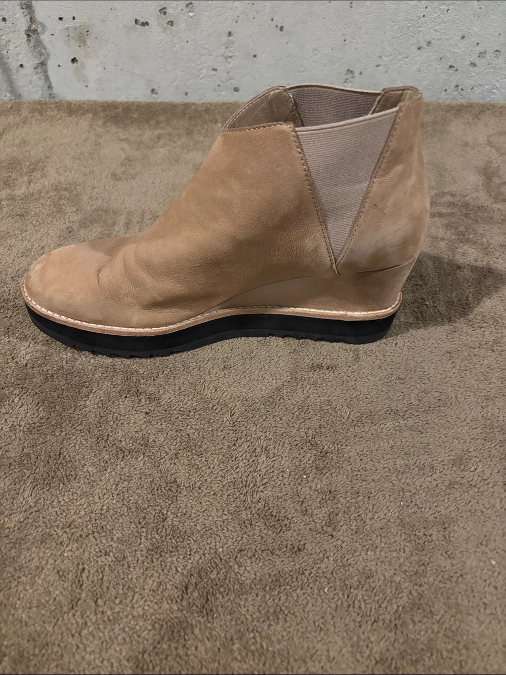 Eileen Fisher Tan Suede Wedge Chelsea Booties - Size 9.5 - Picture 5 of 8